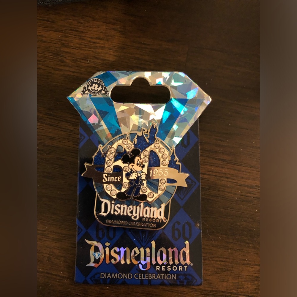 NWT Disneyland 60 anniversary diamond edition collector pin